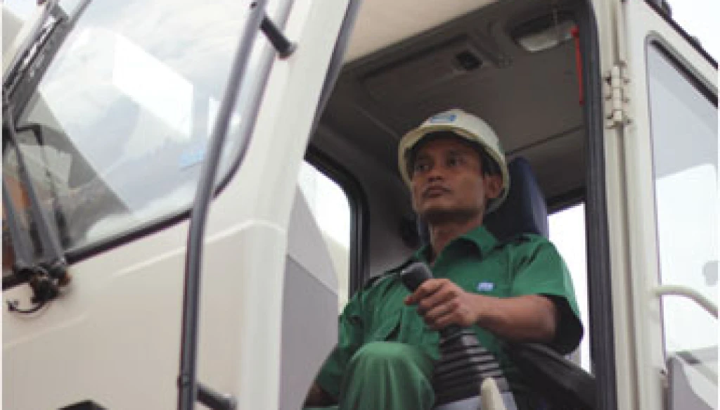 Jasa Operator Alat Berat